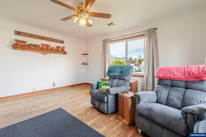 861 W 10th St, Junction City, OR 97448 - Photo 6