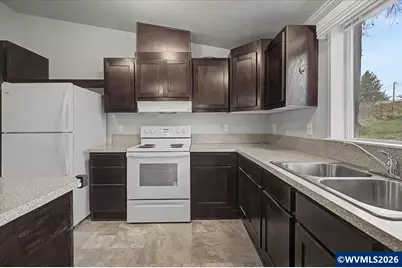 15 N Hillside Dr, Rose Lodge, OR 97368 - Photo 18