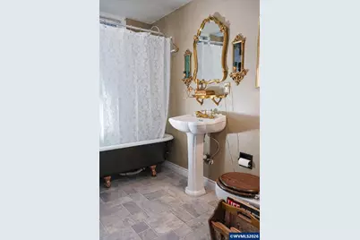 2042 Summit Av NW, Salem, OR 97304 - Photo 22