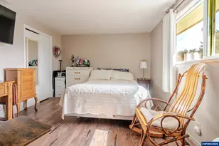 656 NW East Thornton Lake Dr, Albany, OR 97321 - Photo 16