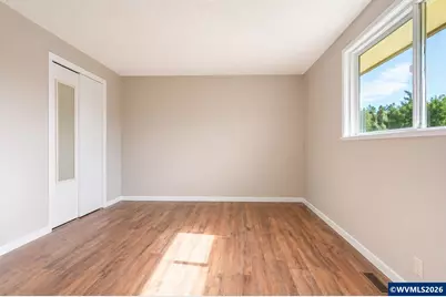 656 NW East Thornton Lake Dr, Albany, OR 97321 - Photo 16