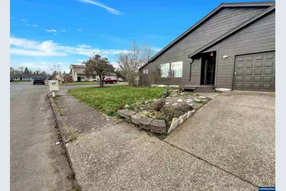 4603 Goldenrod Av, Salem, OR 97305 - Photo 2