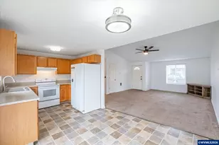 1053 Kees St, Lebanon, OR 97355 - Photo 14