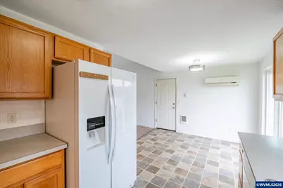 1053 Kees St, Lebanon, OR 97355 - Photo 10