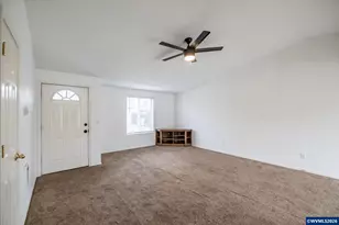 1053 Kees St, Lebanon, OR 97355 - Photo 16