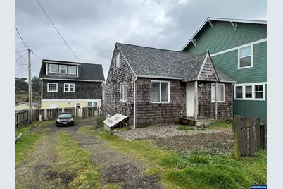 714 NW Coast St, Newport, OR 97365 - Photo 2