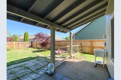 274 SW Bell Dr, Dallas, OR 97338 - Photo 10