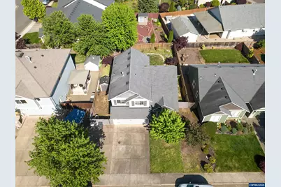 274 SW Bell Dr, Dallas, OR 97338 - Photo 4