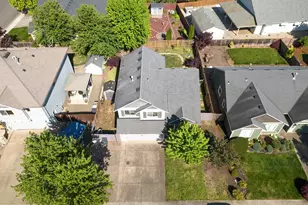 274 SW Bell Dr, Dallas, OR 97338 - Photo 4