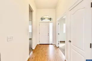 979 Burley Hill Dr NW, Salem, OR 97304 - Photo 4