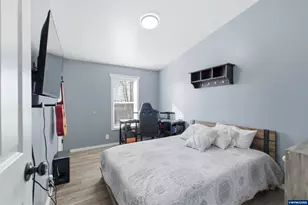 38415 Century Dr NE, Albany, OR 97322 - Photo 12