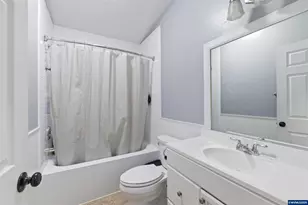 38415 Century Dr NE, Albany, OR 97322 - Photo 18