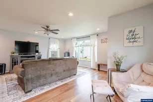 221 Jennings St, Lebanon, OR 97355 - Photo 6