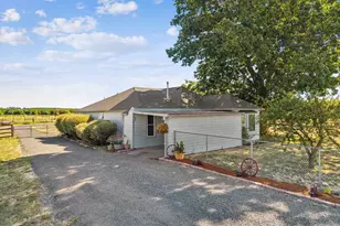 10093 Wiseacre Ln NE, Aurora, OR 97002 - Photo 2