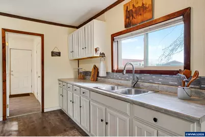 10093 Wiseacre NE Ln, Aurora, OR 97002 - Photo 18