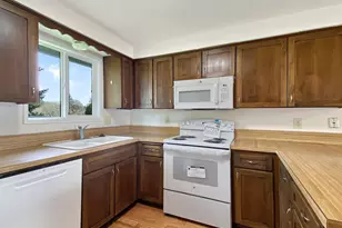 710 NE 5th St, Willamina, OR 97396 - Photo 6