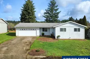 710 NE 5th St, Willamina, OR 97396 - Photo 2