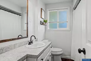 472 E St, Lebanon, OR 97355 - Photo 24