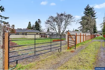 472 E St, Lebanon, OR 97355 - Photo 38