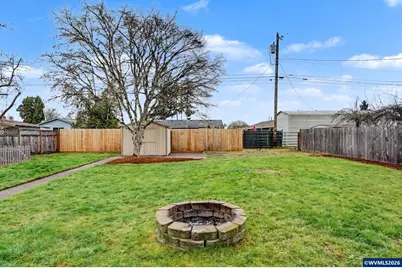 472 E St, Lebanon, OR 97355 - Photo 34