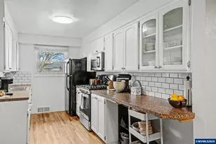 472 E St, Lebanon, OR 97355 - Photo 16