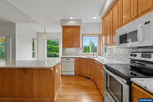 1470 Ranier Lp NW, Salem, OR 97304 - Photo 14