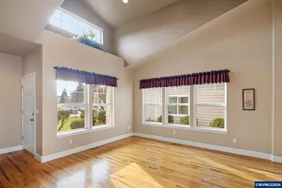 240 Magnolia Dr, Creswell, OR 97426 - Photo 10