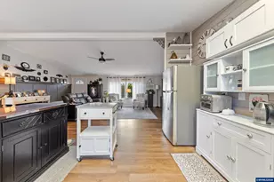 1377 SW Louise Dr, McMinnville, OR 97128 - Photo 12