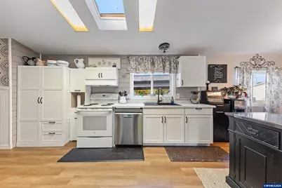 1377 SW Louise Dr, McMinnville, OR 97128 - Photo 10