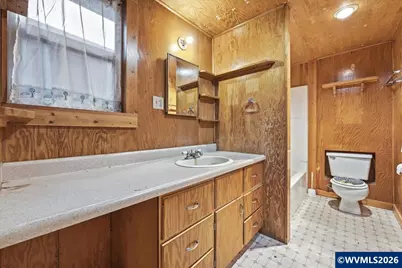 130 C St, Scotts Mills, OR 97375 - Photo 36