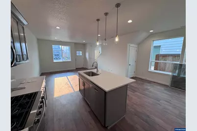 360 SE Shetterly Dr, Dallas, OR 97338 - Photo 6