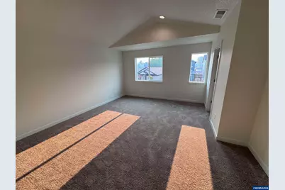 360 SE Shetterly Dr, Dallas, OR 97338 - Photo 10
