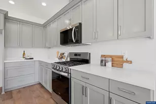 360 SE Shetterly Dr, Dallas, OR 97338 - Photo 8