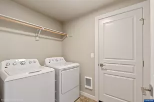 4672 SE Harrier St, Albany, OR 97322 - Photo 2