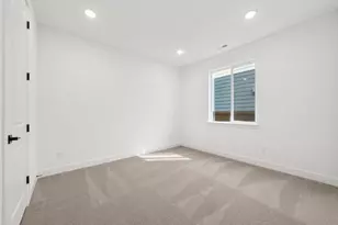 5954 Sorrento St St S, Salem, OR 97306 - Photo 10