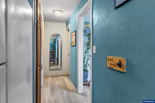 2045 Liberty St NE, Salem, OR 97301 - Photo 8