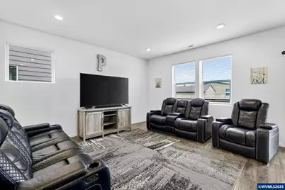 900 Ben Brown Ln, Woodburn, OR 97071 - Photo 12