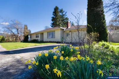 47866 W 1st St, Oakridge, OR 97463 - Photo 2