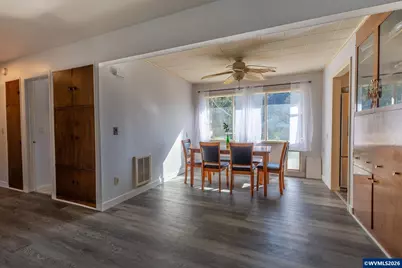 47866 W 1st St, Oakridge, OR 97463 - Photo 10