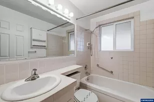 1390 Astor Way, Woodburn, OR 97071 - Photo 22