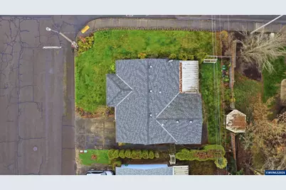 1390 Astor Wy, Woodburn, OR 97071 - Photo 34