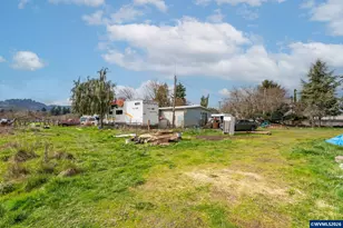 615 Vaughan Ln, Lebanon, OR 97355 - Photo 6