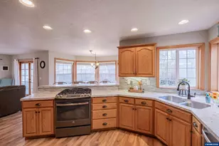 780 Mountain River Dr, Lebanon, OR 97355 - Photo 10