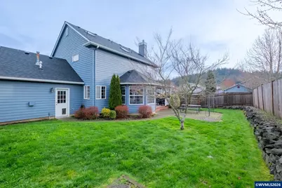 780 Mountain River Dr, Lebanon, OR 97355 - Photo 2