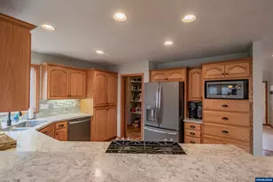 780 Mountain River Dr, Lebanon, OR 97355 - Photo 12