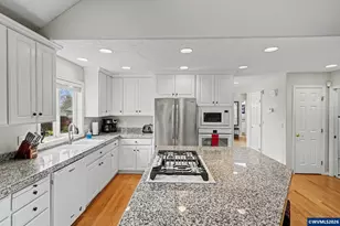 2874 Laurelwood Ct NW, Salem, OR 97304 - Photo 20