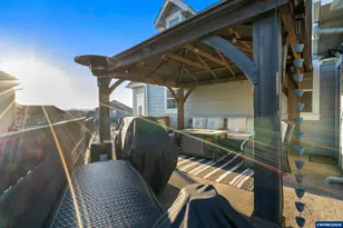 812 Northpoint Lp, Brownsville, OR 97327 - Photo 12