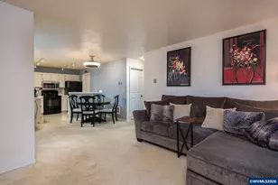 4000 Carman Dr, Lake Oswego, OR 97035 - Photo 6