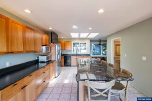 36824 Edgemont Dr, Lebanon, OR 97355 - Photo 12