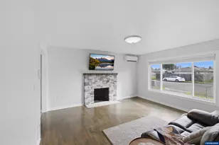 910 Ermine St SE, Albany, OR 97322 - Photo 4